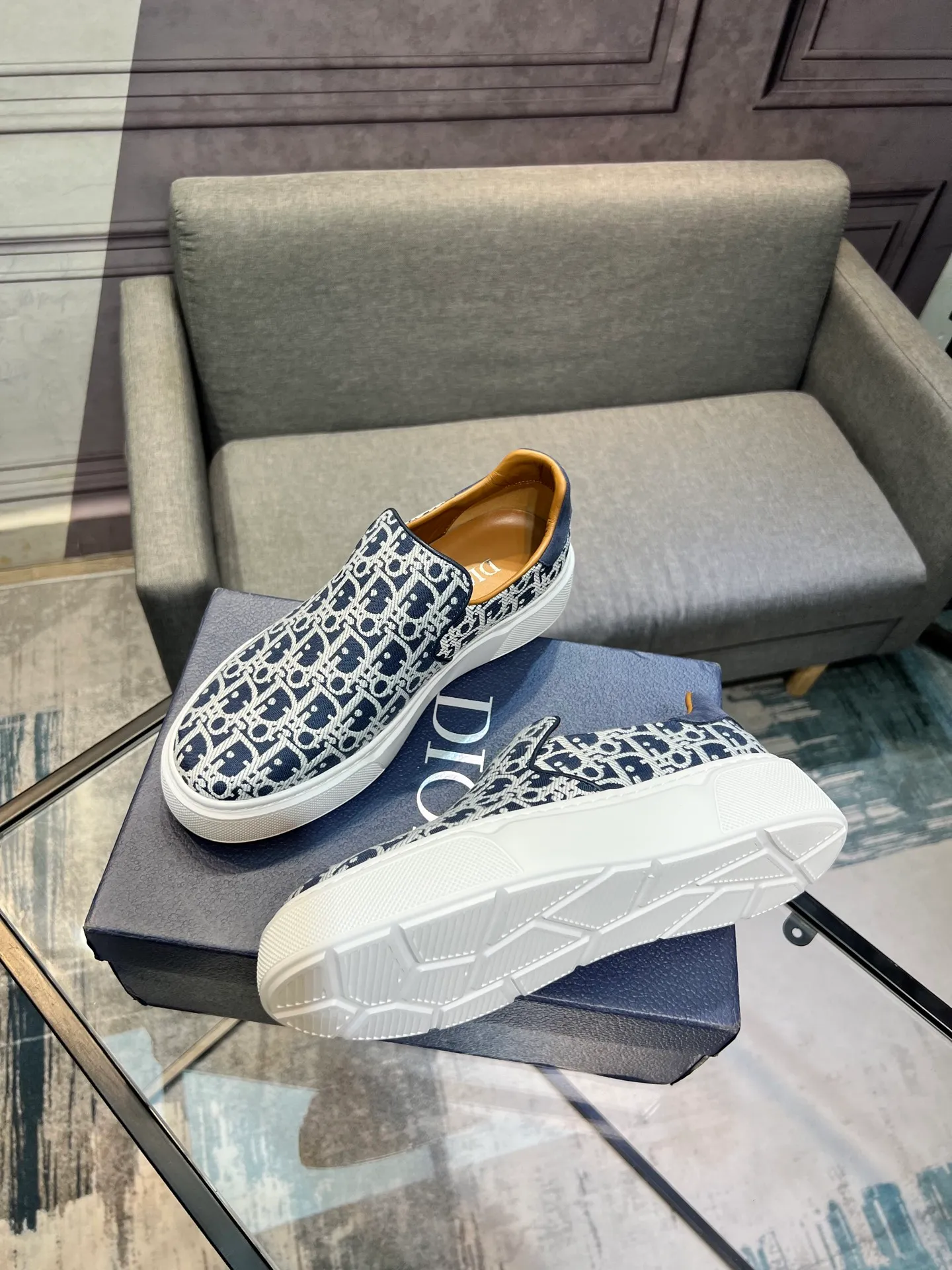 Men's shoes 💰380 The latest DiOr shipment, using imported top-grade jacquard fabric with cowhide design 👍 Breathable mesh lining, comfortable to wear, lightweight, original last mold, official website 1:1, private mold outsole, non-slip, color, multiple colors available, code number 38 to 44 (45 can be ordered)